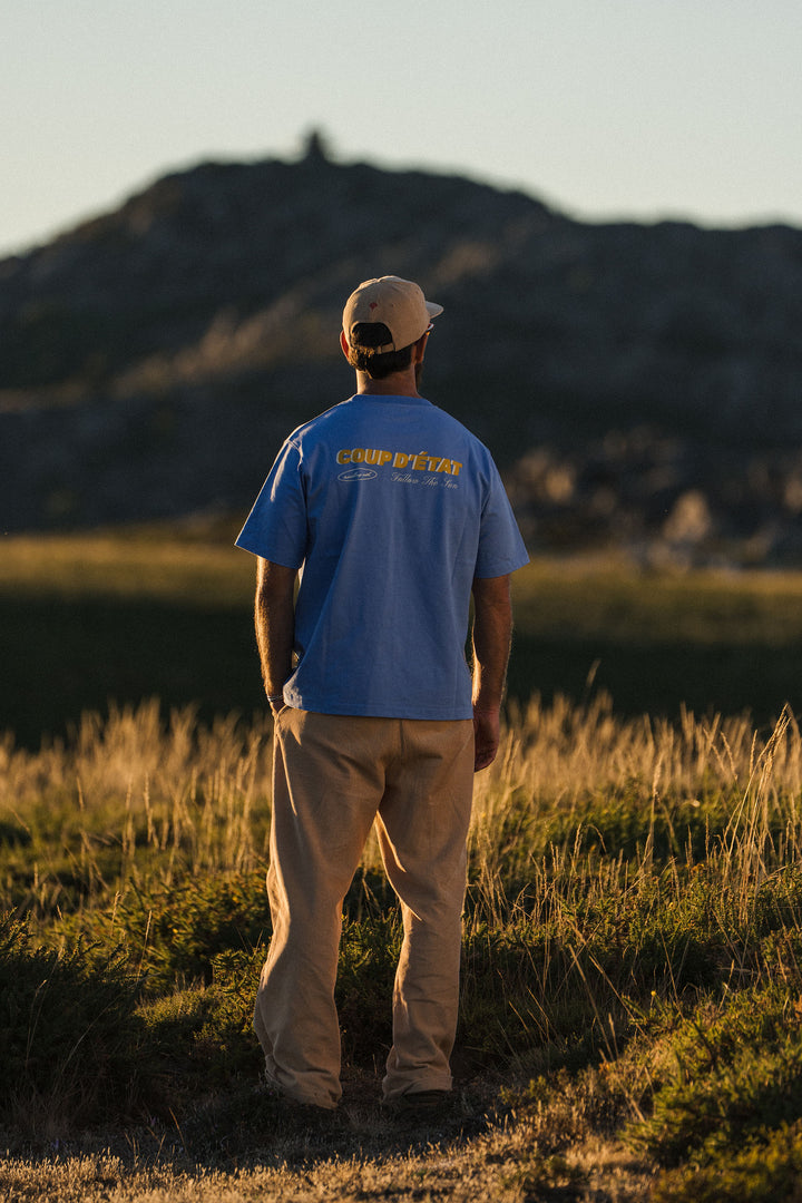 Travelling With Follow The Sun - Light Blue T-shirt - Follow The Sun Collab - Coup D'État Portugal