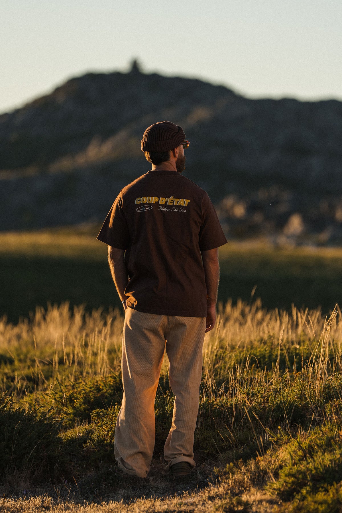 Travelling with Follow The Sun - Brown T-shirt - Collaboration with Follow The Sun - Coup D'État Portugal