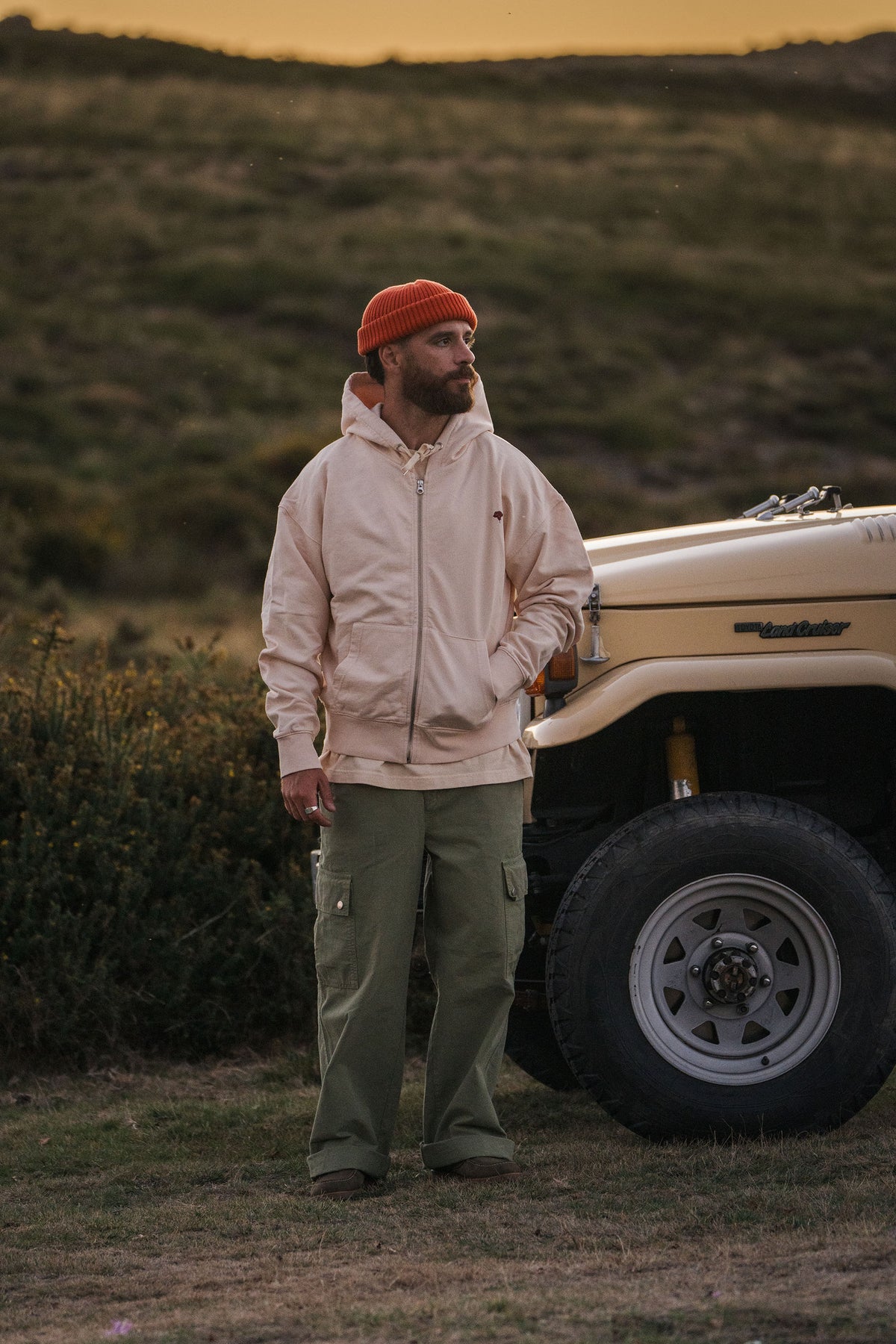Beige Zipped Hoodie - Collaboration with Follow The Sun - Coup D'État Portugal