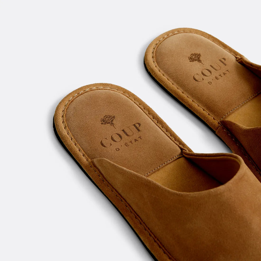 Bedroom slippers in Camel Brown - Handcrafted Suede - Coup D'État Portugal