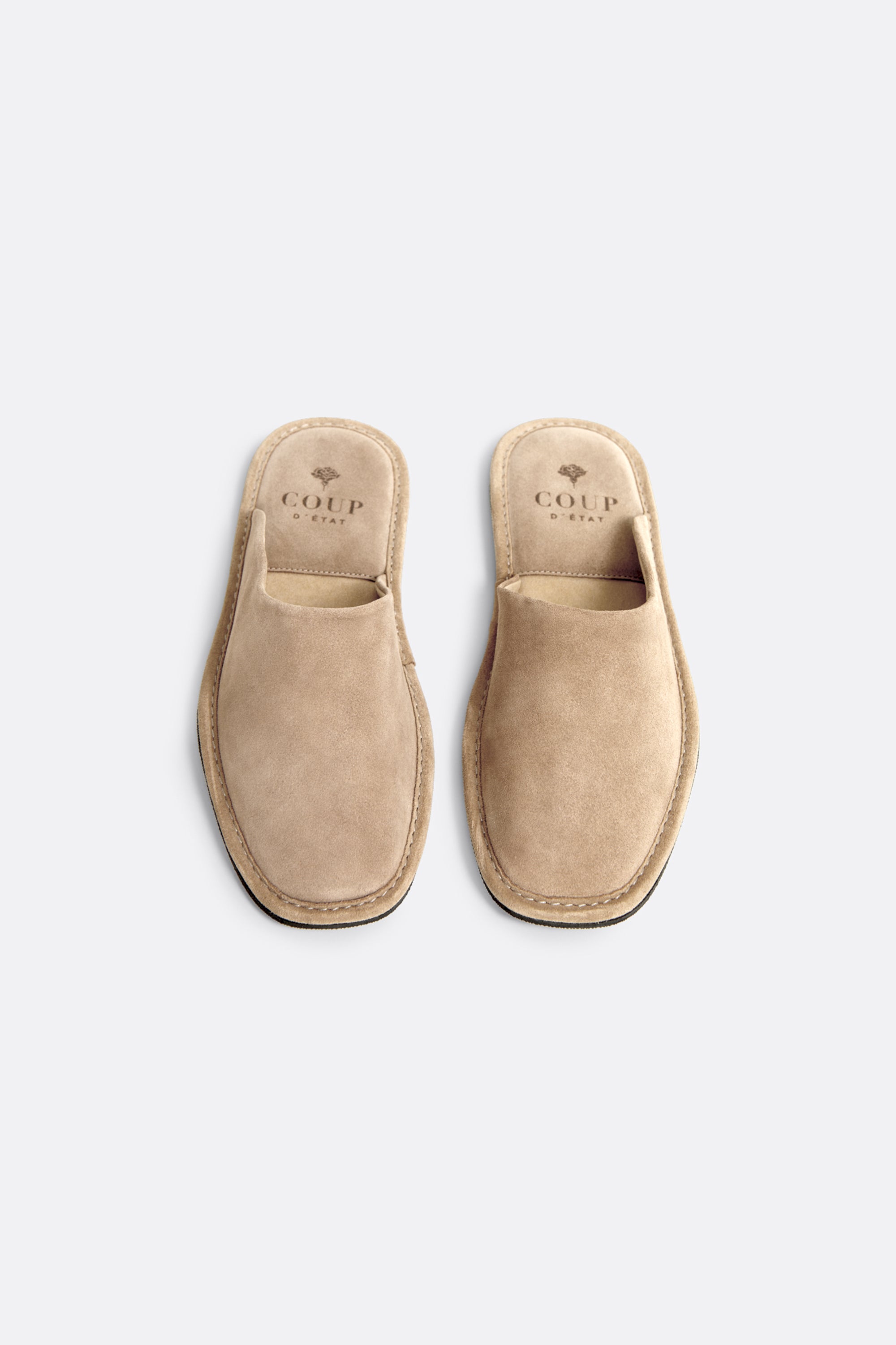 Bedroom slippers in beige - Handcrafted Suede - Coup D'État Portugal