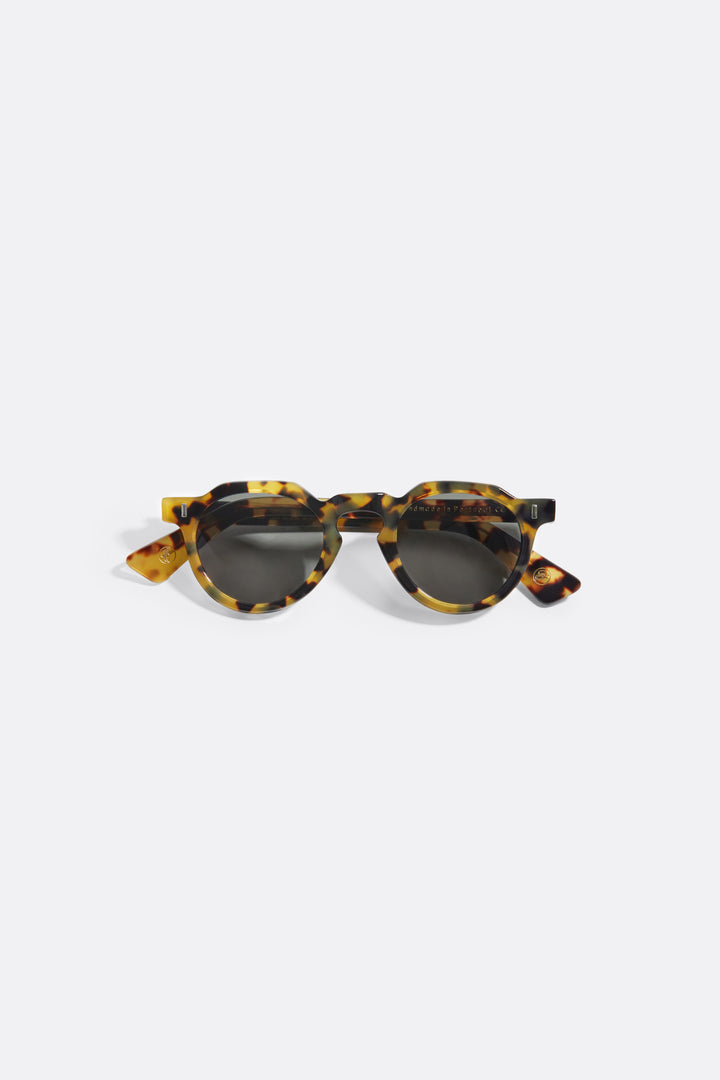 Sunglasses in Yellow Turtoise print - Dark Green lenses - Coup D'État Portugal