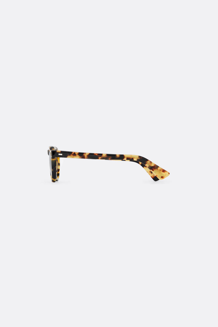 Sunglasses in Yellow Turtoise print - Dark Green lenses - Coup D'État Portugal