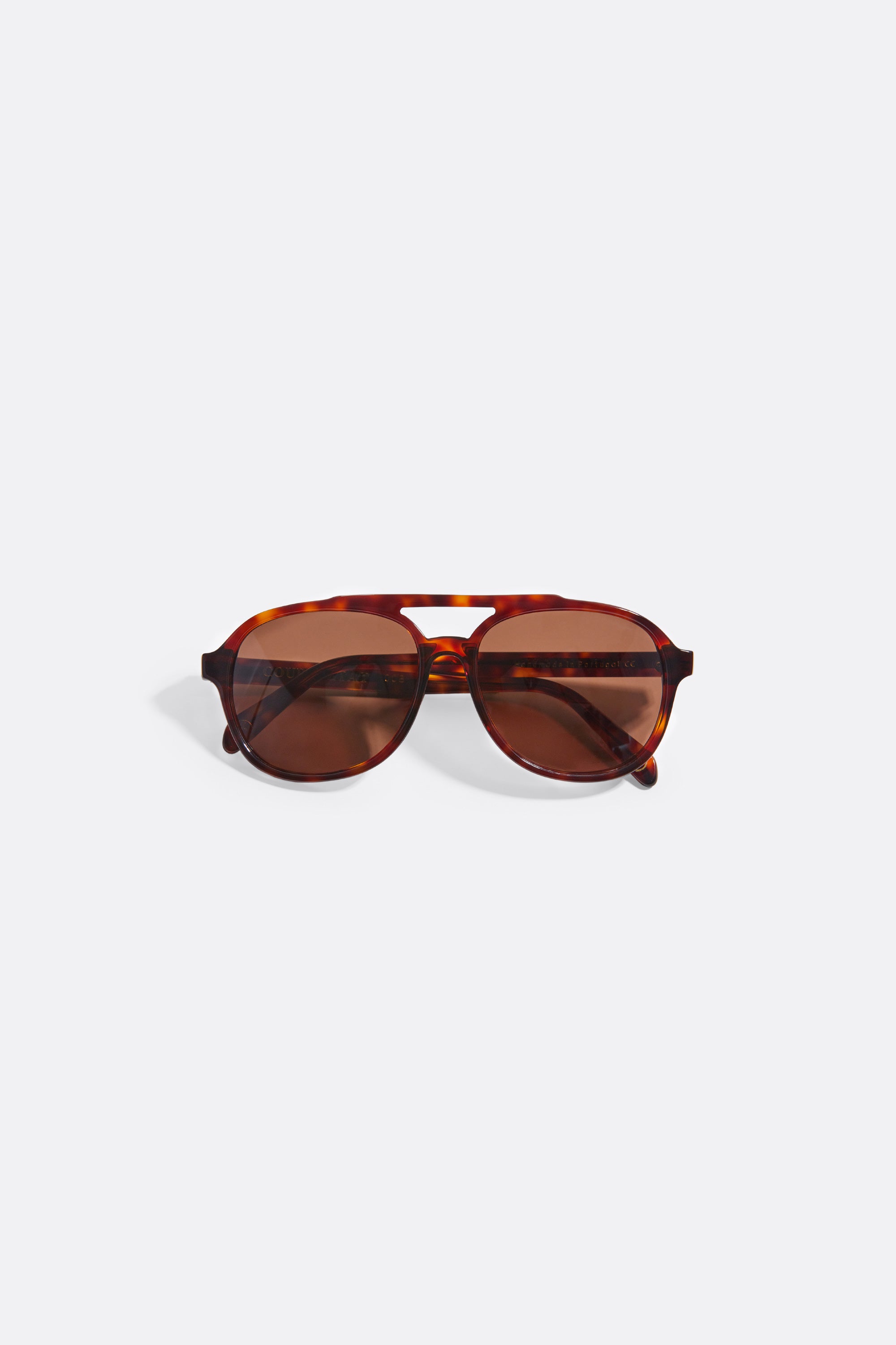 Sunglasses in turtoise pattern and brown lenses - Handcrafted - Coup D'État Portugal 