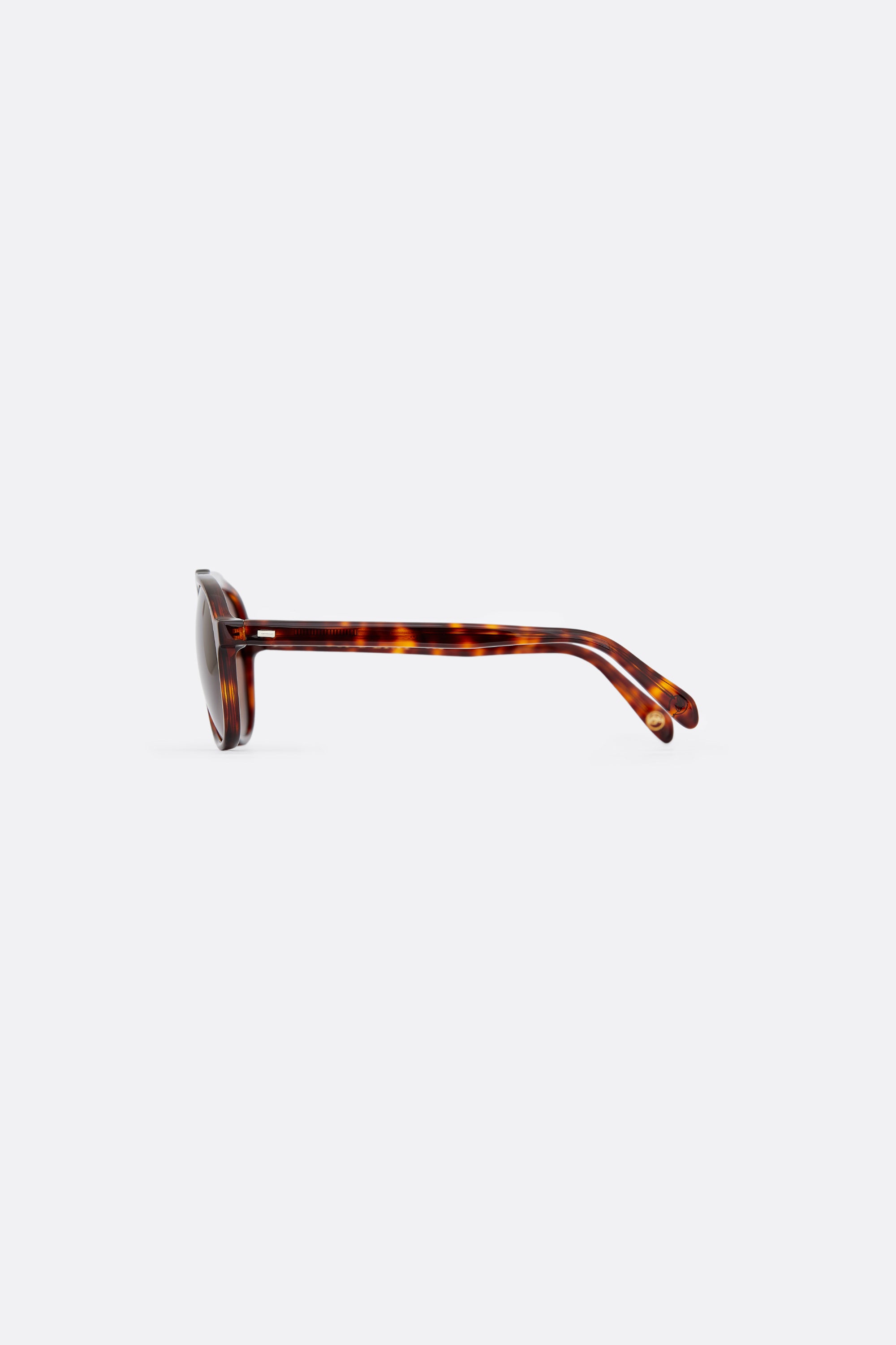 Sunglasses in turtoise pattern and brown lenses - Handcrafted - Coup D'État Portugal 